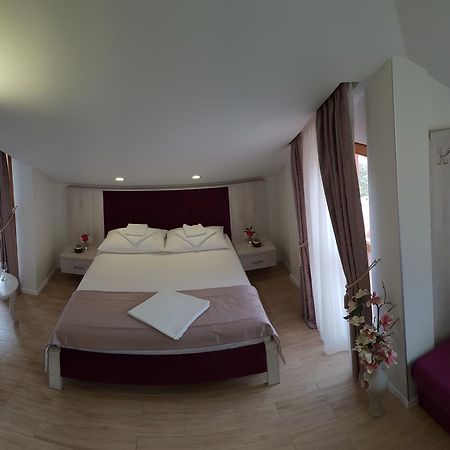 Apis Hotel 特雷比涅 外观 照片
