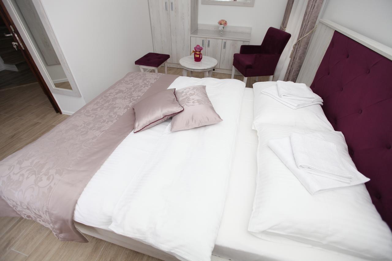 Apis Hotel 特雷比涅 外观 照片
