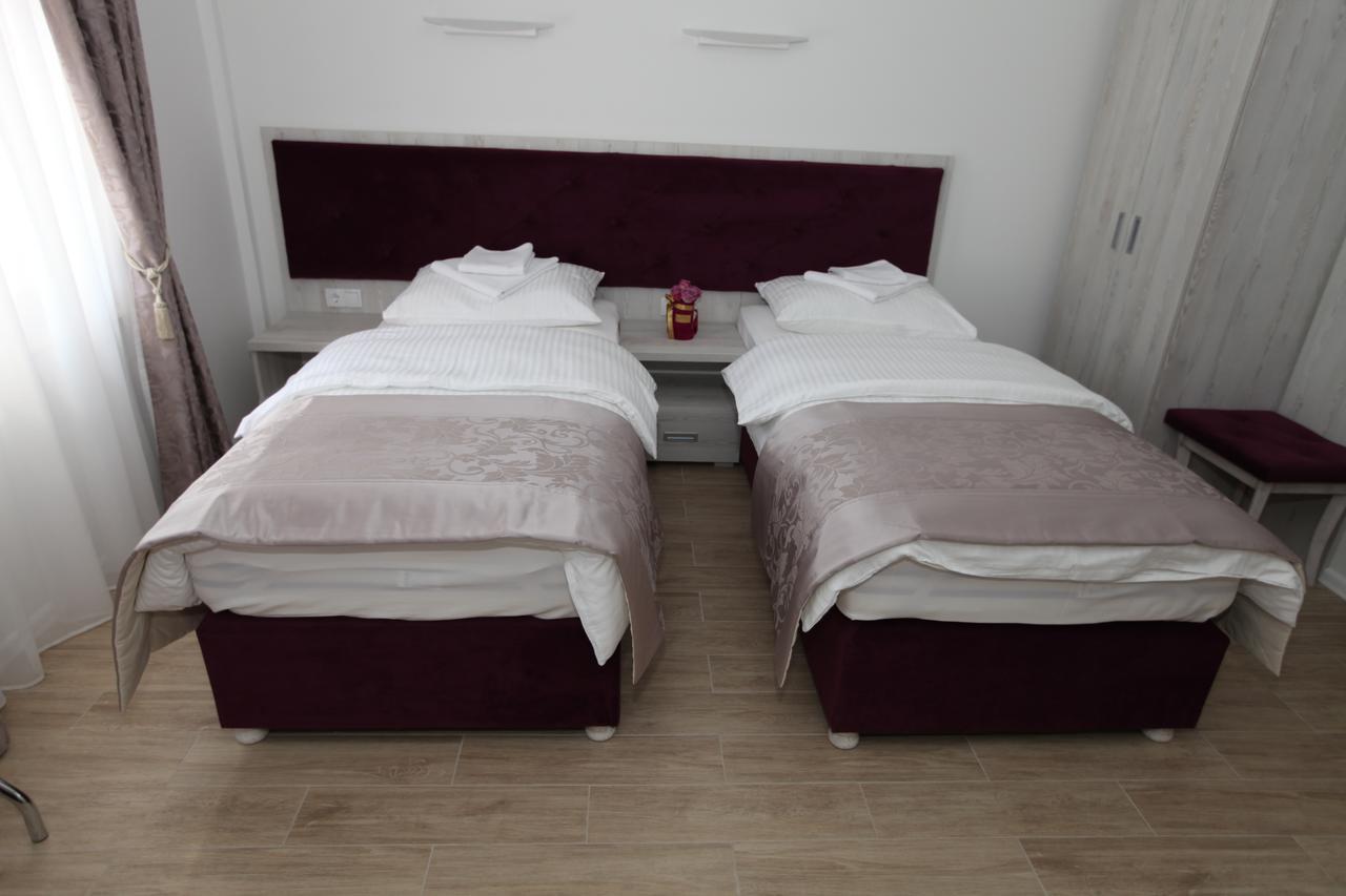 Apis Hotel 特雷比涅 外观 照片