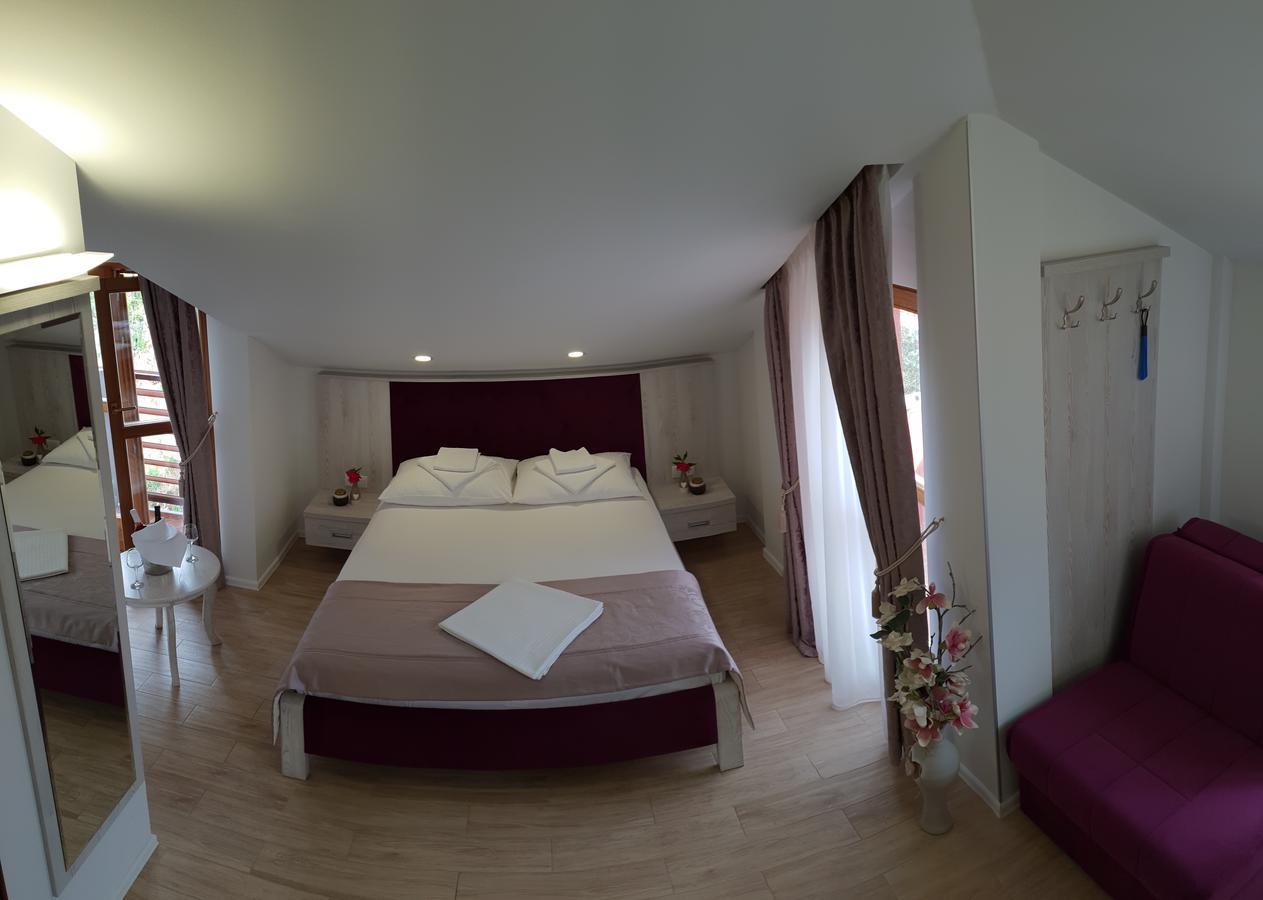 Apis Hotel 特雷比涅 外观 照片